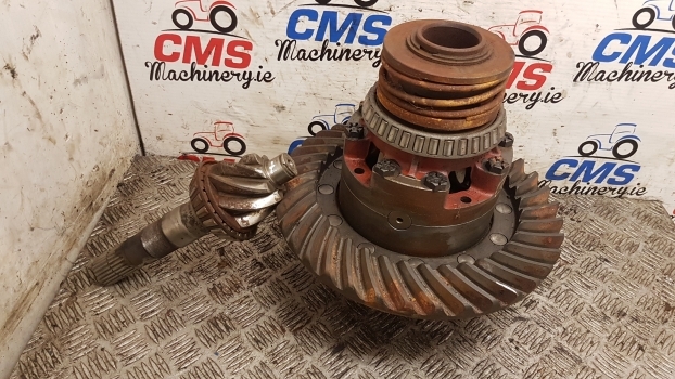 Ford 10, 100, 600 Rear Bevel Gear Differential E0nn4209ca, E0nn4610da, 83927041 - Diferencial de Trator: foto 1 Ford 10, 100, 600 Rear Bevel Gear Differential E0nn4209ca, E0nn4610da, 83927041 - Diferencial de Trator: foto 1
