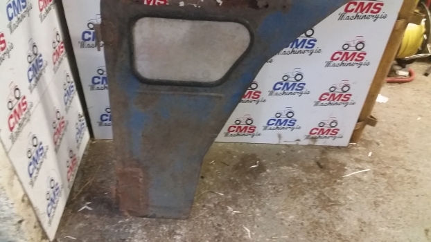 Ford 3120, 4000, 4600, 5600 Cab Door Left 81834250 - Porta e peças de Trator: foto 2 Ford 3120, 4000, 4600, 5600 Cab Door Left 81834250 - Porta e peças de Trator: foto 2