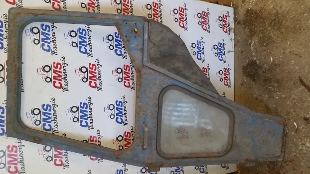 Ford 3600 Ford Cab Door Right. Please Check By Photos. - Porta e peças de Trator: foto 5 Ford 3600 Ford Cab Door Right. Please Check By Photos. - Porta e peças de Trator: foto 5