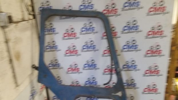 Ford 4000, 4100, 5600 4 Cab Door Right 81834249 - Porta e peças de Trator: foto 4 Ford 4000, 4100, 5600 4 Cab Door Right 81834249 - Porta e peças de Trator: foto 4