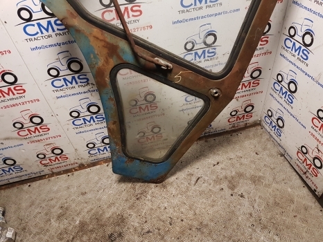 Ford 4600, 7710, 6600 Tw20, Tw20 Q Cab Door Right Assembly D8nn9420124bc - Porta e peças de Trator: foto 2 Ford 4600, 7710, 6600 Tw20, Tw20 Q Cab Door Right Assembly D8nn9420124bc - Porta e peças de Trator: foto 2