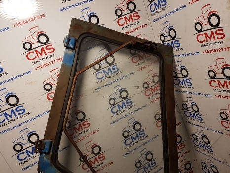 Ford 4600, 7710, 6600 Tw20, Tw20 Q Cab Door Right Assembly D8nn9420124bc - Porta e peças de Trator: foto 4 Ford 4600, 7710, 6600 Tw20, Tw20 Q Cab Door Right Assembly D8nn9420124bc - Porta e peças de Trator: foto 4