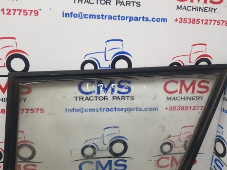 Ford 4610, 5610 Ap, Lp Door Glass Lower Lhs 83944252, E3nn94214a37aa - Porta e peças de Trator: foto 2 Ford 4610, 5610 Ap, Lp Door Glass Lower Lhs 83944252, E3nn94214a37aa - Porta e peças de Trator: foto 2