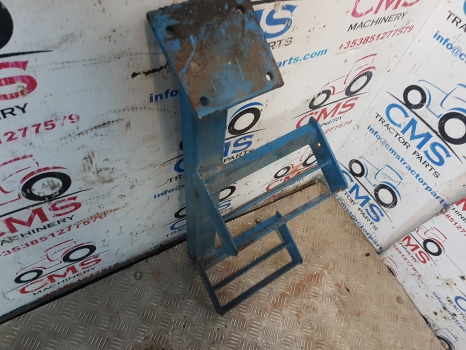 Ford 5110, 5610, 6610, 7610 Ap Cab Foot Step Rhs 83955307 - Estribo: foto 4 Ford 5110, 5610, 6610, 7610 Ap Cab Foot Step Rhs 83955307 - Estribo: foto 4