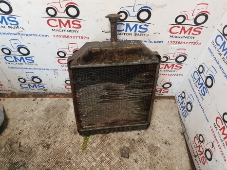 Ford 550, 655, 655a, 555a Radiator E0nn8005ea15l, 83925456 - Radiador de Retroescavadeira: foto 3 Ford 550, 655, 655a, 555a Radiator E0nn8005ea15l, 83925456 - Radiador de Retroescavadeira: foto 3