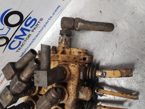 Ford 655, 655a, 550, 555, 555a Digger Loader Control Hydraulic Valve Complete - Válvula hidráulica de Retroescavadeira: foto 5 Ford 655, 655a, 550, 555, 555a Digger Loader Control Hydraulic Valve Complete - Válvula hidráulica de Retroescavadeira: foto 5