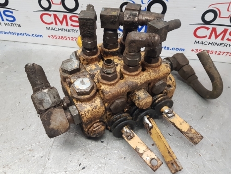 Ford 655, 655a, 550, 555, 555a Digger Loader Control Hydraulic Valve Complete - Válvula hidráulica de Retroescavadeira: foto 3 Ford 655, 655a, 550, 555, 555a Digger Loader Control Hydraulic Valve Complete - Válvula hidráulica de Retroescavadeira: foto 3