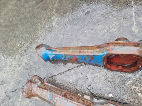 Ford 7840, 6640, 5640 Front Axle Housing Car125160, 19013 , Car128939, 82850149 - Eixo dianteiro: foto 3 Ford 7840, 6640, 5640 Front Axle Housing Car125160, 19013 , Car128939, 82850149 - Eixo dianteiro: foto 3
