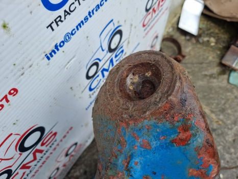 Ford 7840, 6640, 5640 Front Axle Housing Car125160, Car128939, 82850149, 19013 - Eixo dianteiro: foto 5 Ford 7840, 6640, 5640 Front Axle Housing Car125160, Car128939, 82850149, 19013 - Eixo dianteiro: foto 5