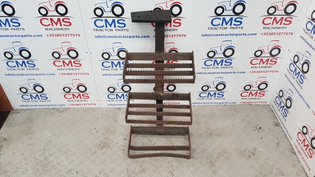 Ford New Holland 40, Ts Series, Ts110, 8340 Foot Step Lhs 82007896, 82007892 - Estribo: foto 1 Ford New Holland 40, Ts Series, Ts110, 8340 Foot Step Lhs 82007896, 82007892 - Estribo: foto 1