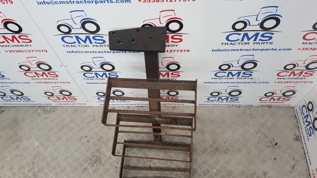 Ford New Holland 40, Ts Series, Ts110, 8340 Foot Step Lhs 82007896, 82007892 - Estribo: foto 4 Ford New Holland 40, Ts Series, Ts110, 8340 Foot Step Lhs 82007896, 82007892 - Estribo: foto 4