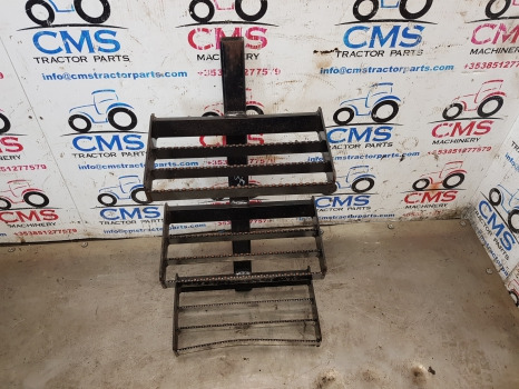 Ford New Holland 40, Ts ,ts110, 6640 Foot Step Assy Rhs 82008961,f0nn9420041bb - Estribo: foto 1 Ford New Holland 40, Ts ,ts110, 6640 Foot Step Assy Rhs 82008961,f0nn9420041bb - Estribo: foto 1