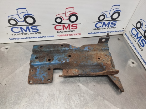 Ford New Holland 6610, 10 Series, Batterry Support Bracket D8nn10769db - Carroceria e exterior: foto 2 Ford New Holland 6610, 10 Series, Batterry Support Bracket D8nn10769db - Carroceria e exterior: foto 2