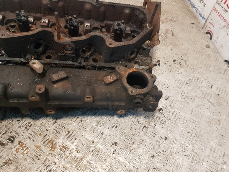 Hyundai Robex R140lc-9a, R160lc-9a, Engine Cylinder Head 3539605 - Motor e peças: foto 3 Hyundai Robex R140lc-9a, R160lc-9a, Engine Cylinder Head 3539605 - Motor e peças: foto 3