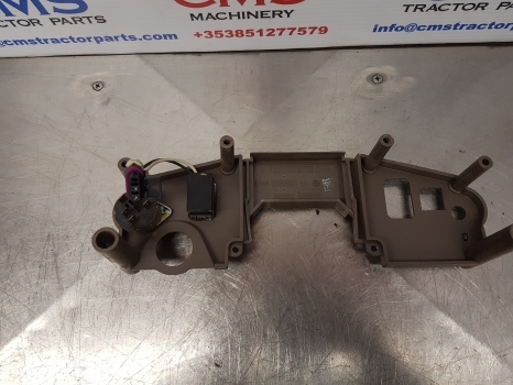 John Deere 6115m, 7330, 7520, 6195m Instrument Panel Bracket R110366, L175476 - Painel de instrumentos de Trator: foto 2 John Deere 6115m, 7330, 7520, 6195m Instrument Panel Bracket R110366, L175476 - Painel de instrumentos de Trator: foto 2