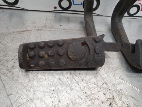 John Deere Brake Pedals For Sg2 Cab R75715, R75716, Ar102305, Ar102306 - Pedal de Trator: foto 2 John Deere Brake Pedals For Sg2 Cab R75715, R75716, Ar102305, Ar102306 - Pedal de Trator: foto 2