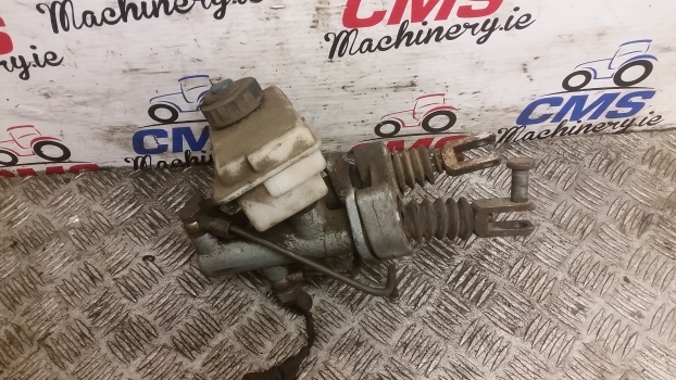 Landini Mythos Series 115 Brake Master Cylinders Kit 3666220m91 - Cilindro de freio de Trator: foto 2 Landini Mythos Series 115 Brake Master Cylinders Kit 3666220m91 - Cilindro de freio de Trator: foto 2