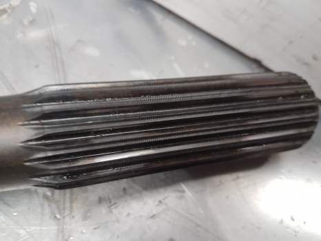 Landini Vision 80, 95, 105 Front Axle Drive Shaft Lhs 3557963m91 - Eixo cardan de Trator: foto 2 Landini Vision 80, 95, 105 Front Axle Drive Shaft Lhs 3557963m91 - Eixo cardan de Trator: foto 2
