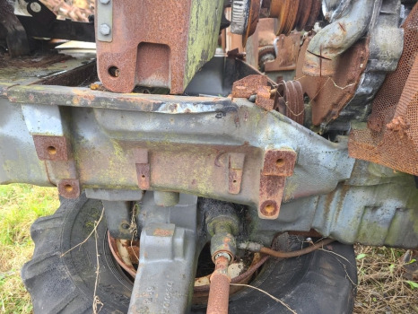 Massey Ferguson 5450 Front axle support frame bolster - Eixo dianteiro de Máquina agrícola: foto 1 Massey Ferguson 5450 Front axle support frame bolster - Eixo dianteiro de Máquina agrícola: foto 1