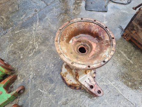 Massey Ferguson 698t, 690, 575 Rear Axle Housing Left 1666936m1 - Eixo traseiro: foto 3 Massey Ferguson 698t, 690, 575 Rear Axle Housing Left 1666936m1 - Eixo traseiro: foto 3