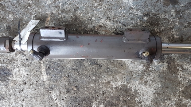 Massey Ferguson 8150, 8160 Steering Cylinder Complete 3429759m93 - Direcção de Trator: foto 5 Massey Ferguson 8150, 8160 Steering Cylinder Complete 3429759m93 - Direcção de Trator: foto 5