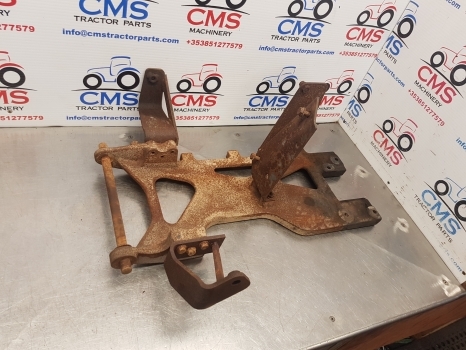 Mccormick Mc115, Mc95, Mc105 Bonnet, Hood Support 358001a1, 706569a2, 704107a2 - Capô de Trator: foto 3 Mccormick Mc115, Mc95, Mc105 Bonnet, Hood Support 358001a1, 706569a2, 704107a2 - Capô de Trator: foto 3