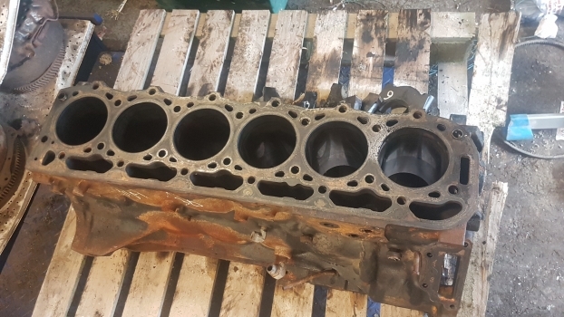 New Holland Case Tm, Mxm 120, 130  Cylinder Block 87802648, 84215970, 87802526 - Bloco do motor de Trator: foto 1 New Holland Case Tm, Mxm 120, 130  Cylinder Block 87802648, 84215970, 87802526 - Bloco do motor de Trator: foto 1