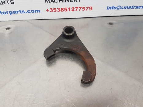 New Holland Fiat Ford 70-90, 30,35 L95, 60-66, 55-66 Transmission Fork 5129822 - Transmissão: foto 2 New Holland Fiat Ford 70-90, 30,35 L95, 60-66, 55-66 Transmission Fork 5129822 - Transmissão: foto 2