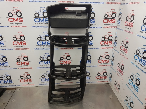 New Holland T5.100, 110, 120 Foot Step Lhs Complete 47655756, 47692166 - Estribo: foto 1 New Holland T5.100, 110, 120 Foot Step Lhs Complete 47655756, 47692166 - Estribo: foto 1