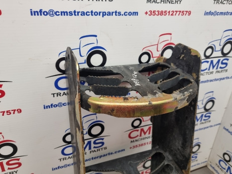 New Holland T5.120, T5, Case Farmall, Cab Footstep, Step Rhs 47876949 - Estribo: foto 3 New Holland T5.120, T5, Case Farmall, Cab Footstep, Step Rhs 47876949 - Estribo: foto 3
