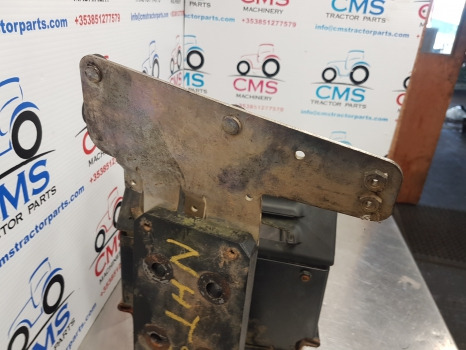New Holland T5.95, T5, Case Battery Tray, Support 84535790, 84535783, 84536561 - Bateria automotiva de Máquina agrícola: foto 5 New Holland T5.95, T5, Case Battery Tray, Support 84535790, 84535783, 84536561 - Bateria automotiva de Máquina agrícola: foto 5