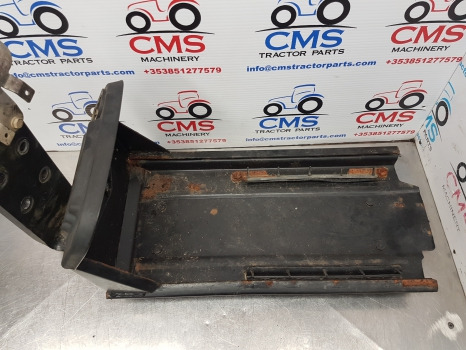 New Holland T5.95, T5, Case Battery Tray, Support 84535790, 84535783, 84536561 - Bateria automotiva de Máquina agrícola: foto 3 New Holland T5.95, T5, Case Battery Tray, Support 84535790, 84535783, 84536561 - Bateria automotiva de Máquina agrícola: foto 3