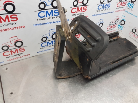 New Holland T5.95, T5, Case Battery Tray, Support 84535790, 84535783, 84536561 - Bateria automotiva de Máquina agrícola: foto 4 New Holland T5.95, T5, Case Battery Tray, Support 84535790, 84535783, 84536561 - Bateria automotiva de Máquina agrícola: foto 4