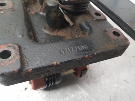 Peças de freio de Trator New Holland T5, T6, T6000, Tsa, Tm Series Tm120 Parking Brake Support 47127186: foto 7
