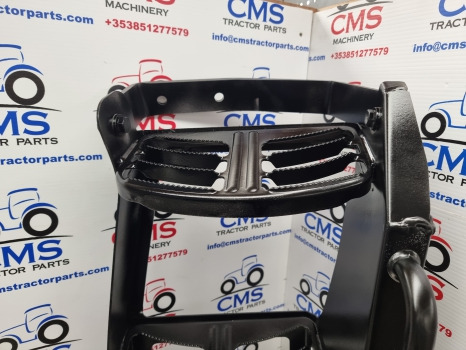 New Holland T6.145, T6, Case Maxxum, Cab Footstep, Step Lhs 47996639 - Estribo: foto 2 New Holland T6.145, T6, Case Maxxum, Cab Footstep, Step Lhs 47996639 - Estribo: foto 2