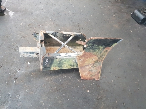 New Holland T7.200, T7.170, T7.185 Battery Box 84402058, 84402062 - Bateria automotiva de Trator: foto 4 New Holland T7.200, T7.170, T7.185 Battery Box 84402058, 84402062 - Bateria automotiva de Trator: foto 4