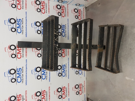 New Holland Tm, 60, Mxm, Fiat M Series Foot Step Assy Rhs 82019808, 82007892 - Estribo: foto 2 New Holland Tm, 60, Mxm, Fiat M Series Foot Step Assy Rhs 82019808, 82007892 - Estribo: foto 2
