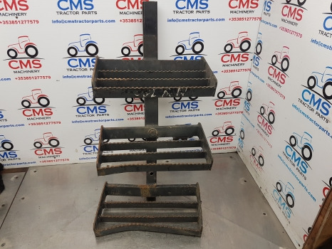 New Holland Tm, 60, Mxm, Fiat M Series Foot Step Assy Rhs 82019808, 82007892 - Estribo: foto 1 New Holland Tm, 60, Mxm, Fiat M Series Foot Step Assy Rhs 82019808, 82007892 - Estribo: foto 1