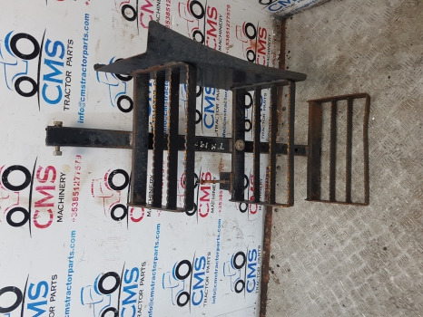 New Holland Tm175, 190, Case Mxm175, 190, Foot Step Assy Lhs 82025821, 82023432 - Estribo de Máquina agrícola: foto 3 New Holland Tm175, 190, Case Mxm175, 190, Foot Step Assy Lhs 82025821, 82023432 - Estribo de Máquina agrícola: foto 3
