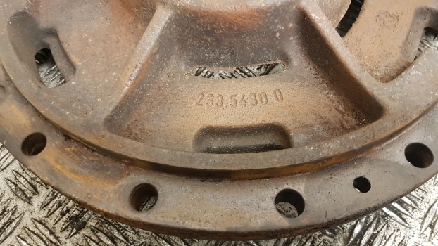 Same Rubin 120 Titan, Silver Rear Axle Differential Flange 0.007.7564.0/30 - Eixo traseiro de Trator: foto 3 Same Rubin 120 Titan, Silver Rear Axle Differential Flange 0.007.7564.0/30 - Eixo traseiro de Trator: foto 3