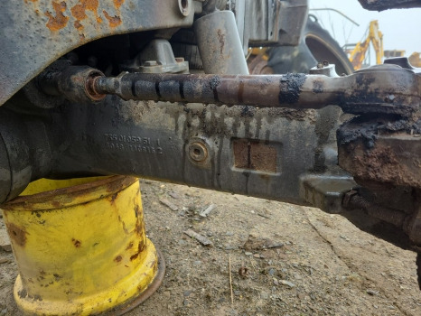 Valtra T174ea Dana Spicer 740/560 Front Axle Housing Rhs 755.01.059.61, 755.01.759.01 - Eixo dianteiro de Máquina agrícola: foto 2 Valtra T174ea Dana Spicer 740/560 Front Axle Housing Rhs 755.01.059.61, 755.01.759.01 - Eixo dianteiro de Máquina agrícola: foto 2
