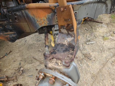 Valtra T174ea Front Mudguard Bracket Kit Acv0179820, Acv0179810, Acv0217600 - Carroceria e exterior de Máquina agrícola: foto 4 Valtra T174ea Front Mudguard Bracket Kit Acv0179820, Acv0179810, Acv0217600 - Carroceria e exterior de Máquina agrícola: foto 4