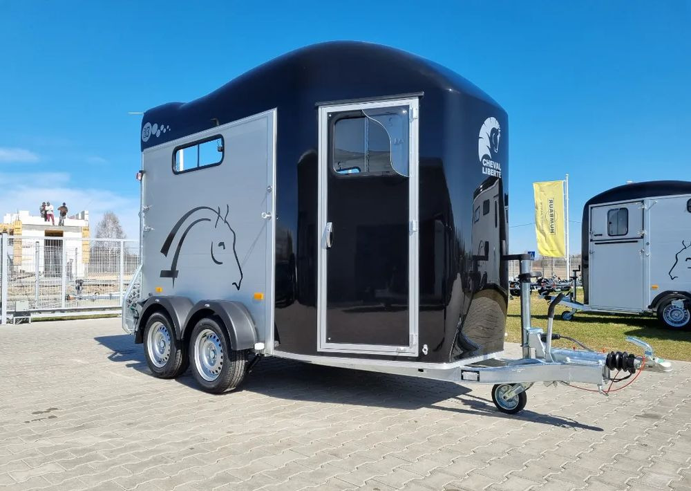 CHEVAL LIBERTÉ Gold 3 - przyczepa dla dwóch koni | siodlarnia | 2000kg DMC - Reboque para cavalos: foto 2 CHEVAL LIBERTÉ Gold 3 - przyczepa dla dwóch koni | siodlarnia | 2000kg DMC - Reboque para cavalos: foto 2