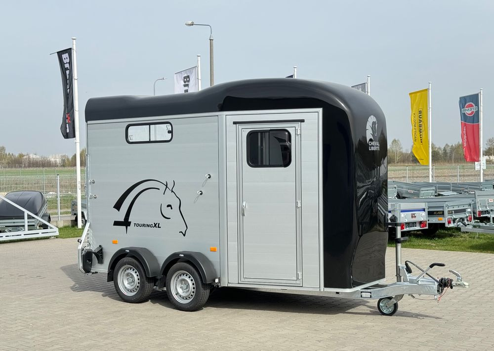 CHEVAL LIBERTÉ Touring Country XL przyczepa na dwa konie | duża siodlarnia | drzwi boczne | rampa przednia | 387×179 cm | ALUMINIOWA | Debon | dostawa | mocna i solidna | - Reboque para cavalos: foto 1 CHEVAL LIBERTÉ Touring Country XL przyczepa na dwa konie | duża siodlarnia | drzwi boczne | rampa przednia | 387×179 cm | ALUMINIOWA | Debon | dostawa | mocna i solidna | - Reboque para cavalos: foto 1