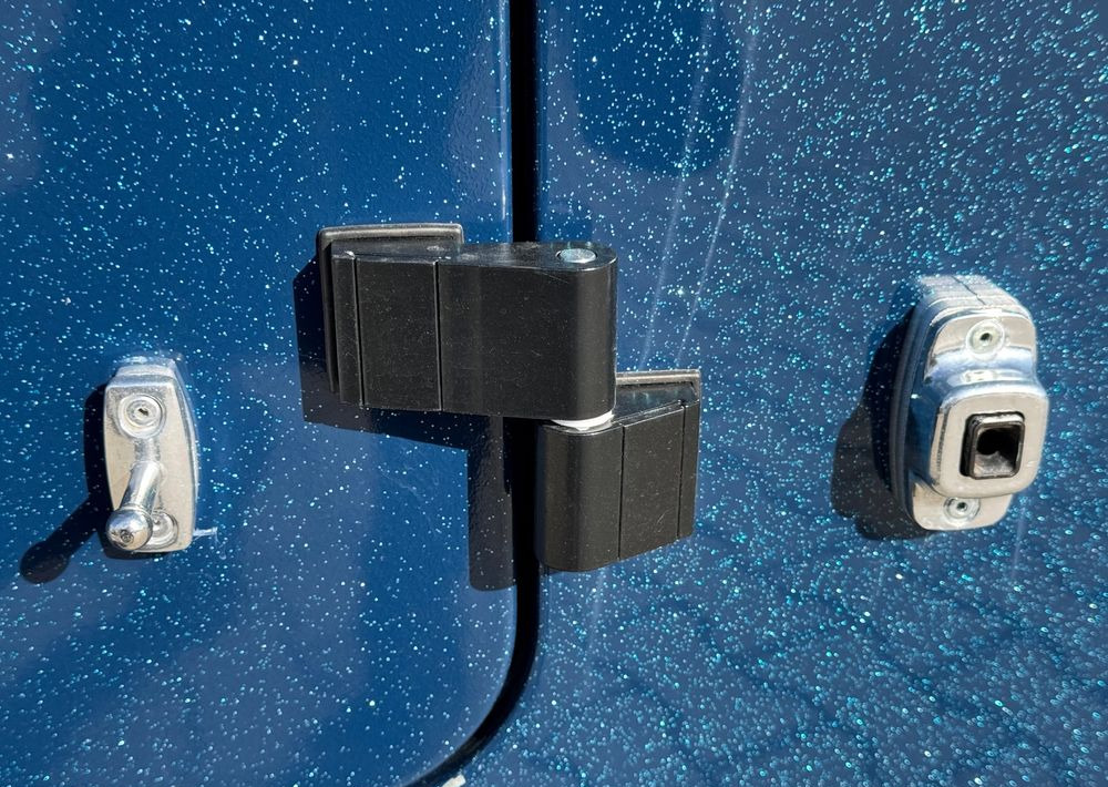 HUMBAUR Pegasus 2400 | siodlarnia, DMC 2400kg, przyczepa do przewozu 2 koni - Reboque para cavalos: foto 4 HUMBAUR Pegasus 2400 | siodlarnia, DMC 2400kg, przyczepa do przewozu 2 koni - Reboque para cavalos: foto 4