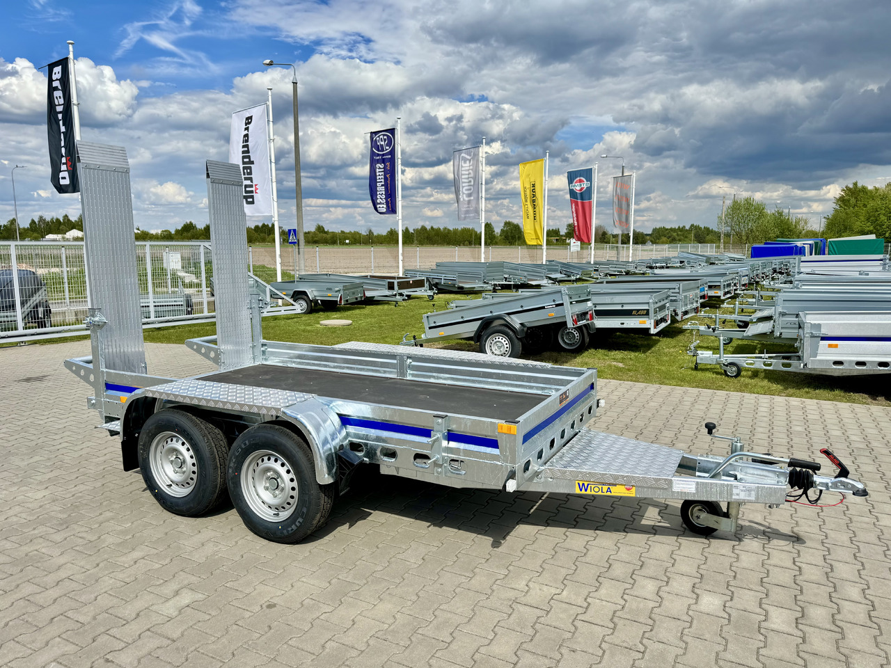 Wiola B2730 GVW 2700 kg machine transporter mini excavator 292x142 cm - Reboque porta máquinas: foto 1 Wiola B2730 GVW 2700 kg machine transporter mini excavator 292x142 cm - Reboque porta máquinas: foto 1