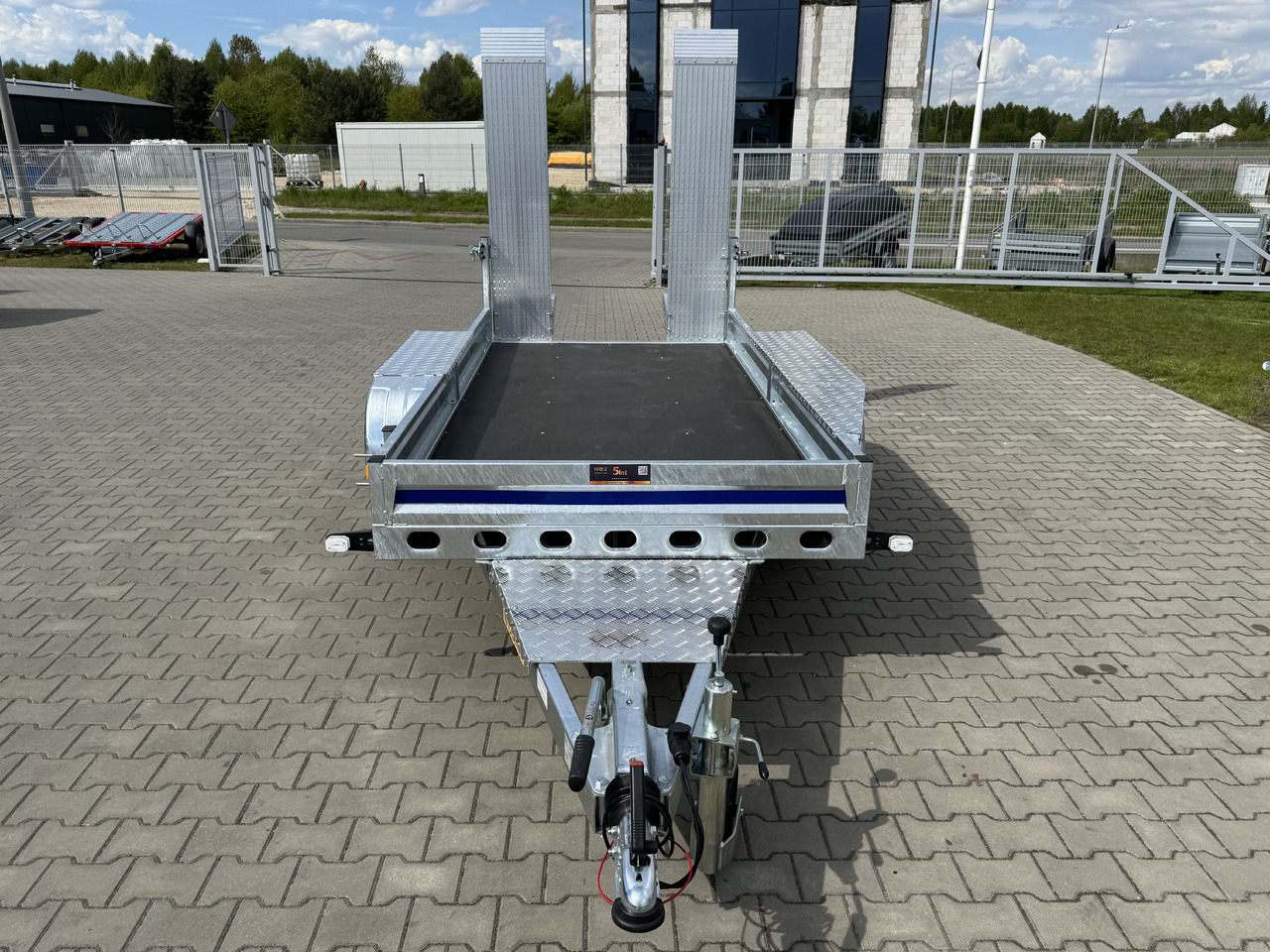 Wiola B2730 GVW 2700 kg machine transporter mini excavator 292x142 cm - Reboque porta máquinas: foto 4 Wiola B2730 GVW 2700 kg machine transporter mini excavator 292x142 cm - Reboque porta máquinas: foto 4