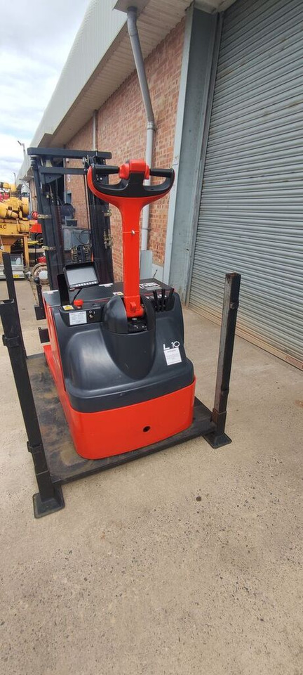 Linde L10AC - Empilhadeira elétrica: foto 2 Linde L10AC - Empilhadeira elétrica: foto 2