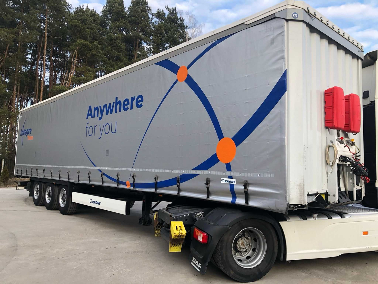 Krone 2023 rok, 93 m3,waga 6200 kg,Certyfikat XL, Multilock, z Niemiec - Semi-reboque de lona: foto 2 Krone 2023 rok, 93 m3,waga 6200 kg,Certyfikat XL, Multilock, z Niemiec - Semi-reboque de lona: foto 2