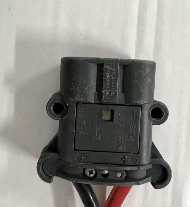 Hoppecke unknown | Trak mini 24V30A 230v Year unknown 80A Rema battery connecto Trak mini 24V30A 230v Year unknown 80A Rema battery connector - Bateria automotiva de Equipamento de movimentação: foto 3 Hoppecke unknown | Trak mini 24V30A 230v Year unknown 80A Rema battery connecto Trak mini 24V30A 230v Year unknown 80A Rema battery connector - Bateria automotiva de Equipamento de movimentação: foto 3